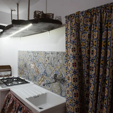 Al Borgo Maison לינה וארוחת בוקר