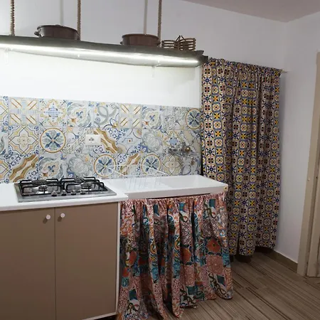 לינה וארוחת בוקר Al Borgo Maison