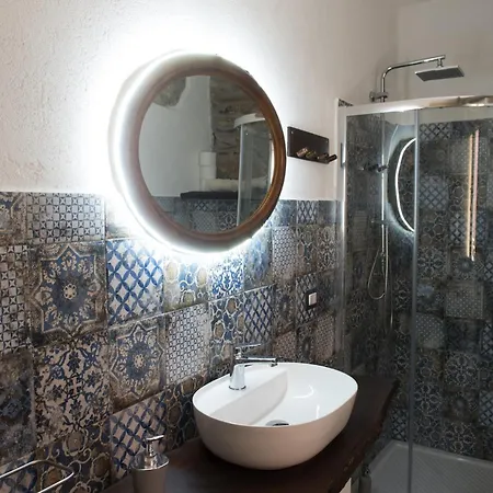לינה וארוחת בוקר Al Borgo Maison 4*